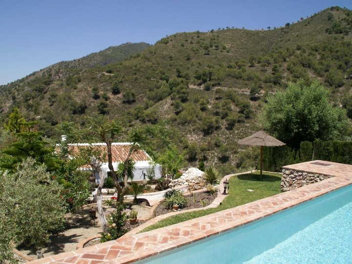 Charming Andalusian Farmhouse with Private Pool in Mountainous Area