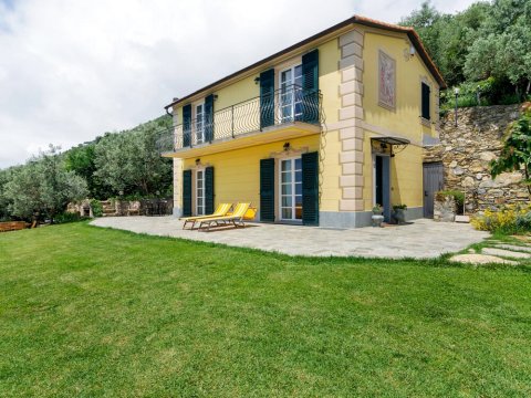 Scenic Holiday Home in Pieve Ligure With Private Garden
