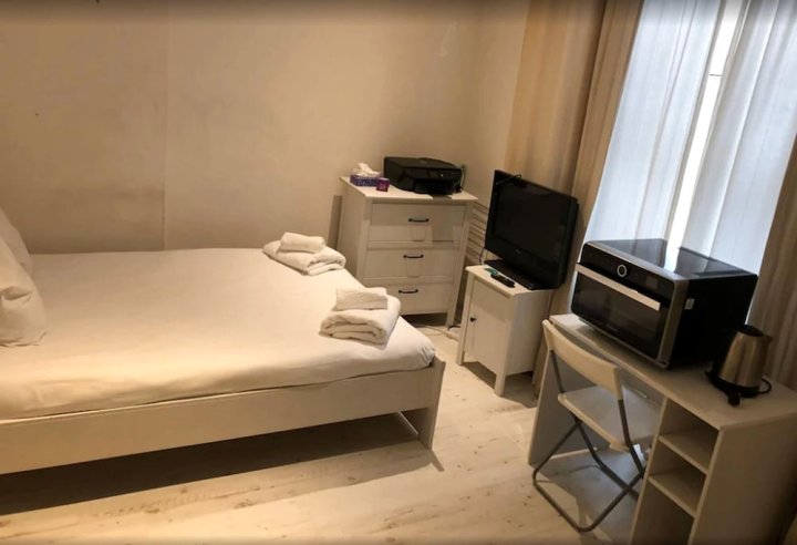 中伦敦舒适开放式公寓酒店(Cosy Studio Flat in Central London)