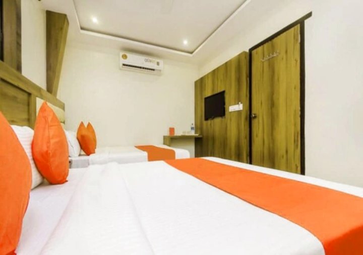 Hotel Sai Suites - Near Dadar Railway Station