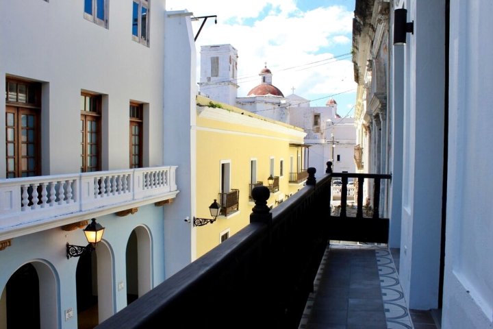 老圣胡安的现代生活(Modern Living in Old San Juan)