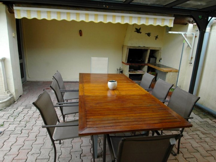 Holiday Home Near the Historic Center of Avignon