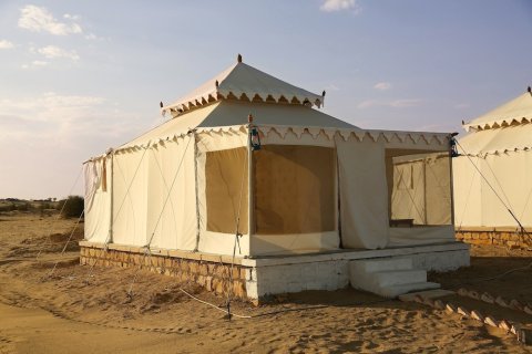 桑格朗沙漠露营酒店(Sangram Desert Camp)
