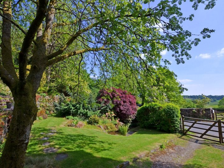 Beautiful Stone Built Property Offering Plenty of Character and Large Private Garden