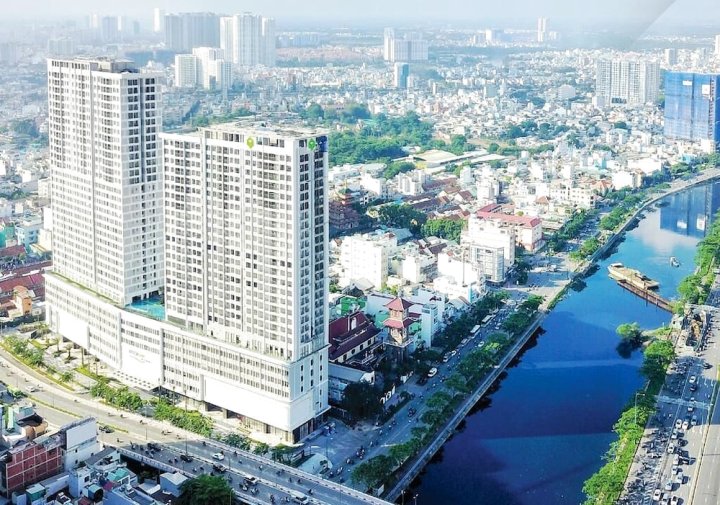 西贡 9 号 - 河门住宅酒店 - 无边际游泳池及健身房(Saigon 9 - Rivergate Residence Infinity Pool)