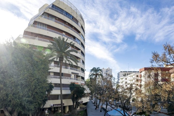 IB - Stunning Apt in Center of Marbella