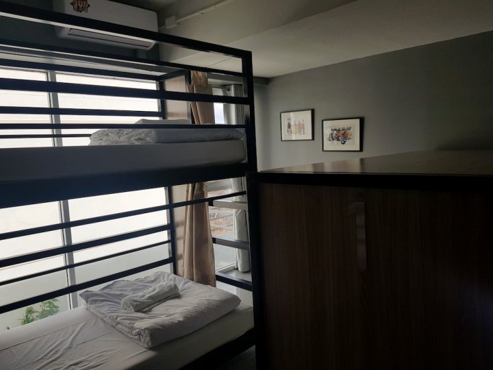 Sleep to Fly Hotel & Hostel