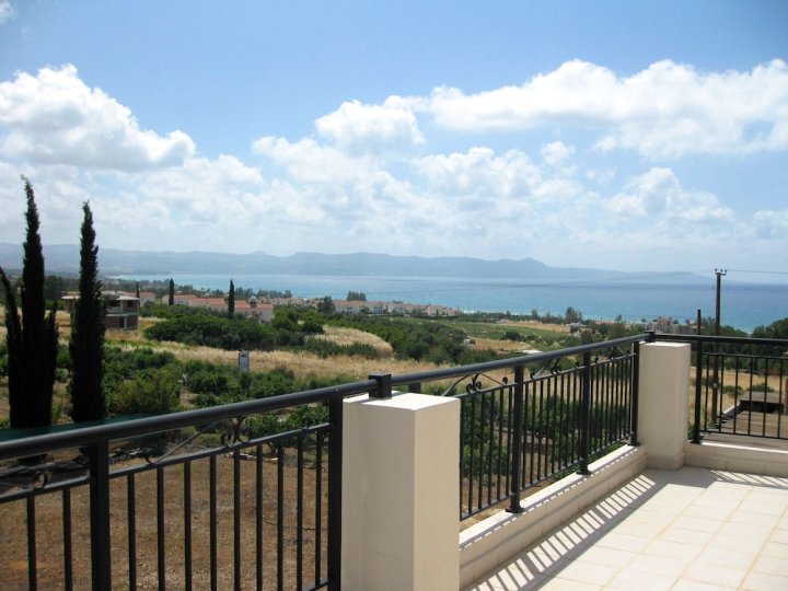 塞浦路斯 - 帕福斯 - 阿加卡村 5 居住宿 - 近海滩(Property with 5 Bedrooms in Argaka Village, Paphos, Cyprus Near the Beach)