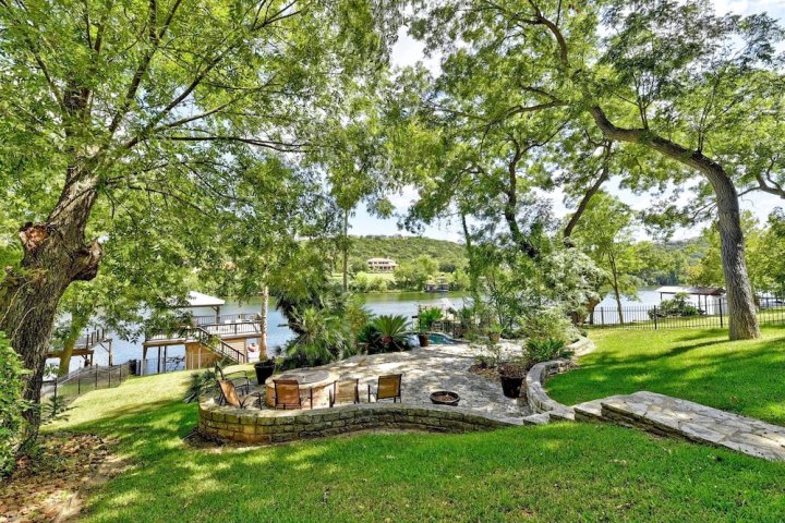 雷艾温奥斯汀湖双层甲板船屋 5 室 5 卫酒店(5Br 5BA Lake Austin Double Decker Boat House by RedAwning)