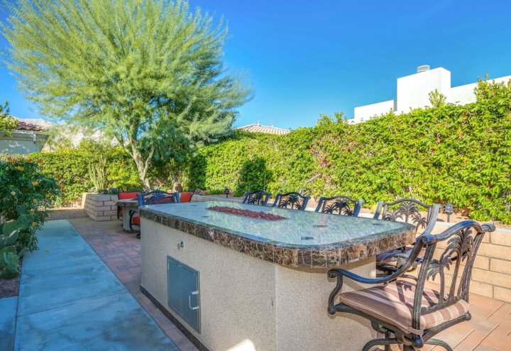 奥加大道 1430 号 3 室 3.5 卫之家酒店(3Br3ba Ultra Secluded Pool/Jacuzzi/Outdoor Central Palm Springs 3 Bedroom Home)