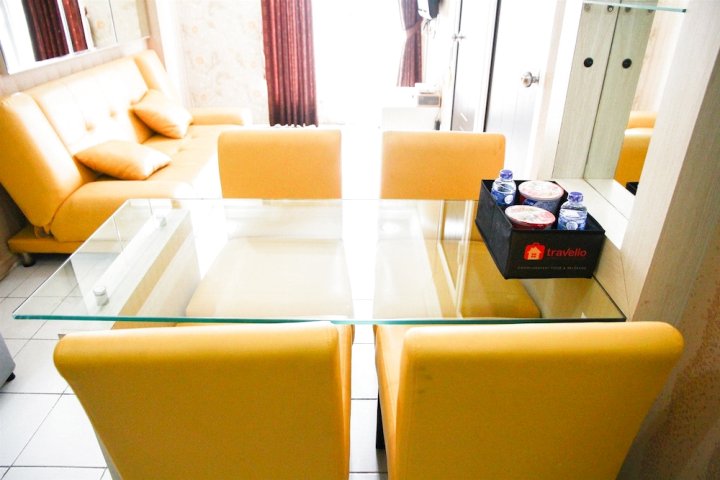 游泳池景观 2 居勿加泗穆蒂亚拉酒店(Pool View 2Br Mutiara Bekasi Apartment)