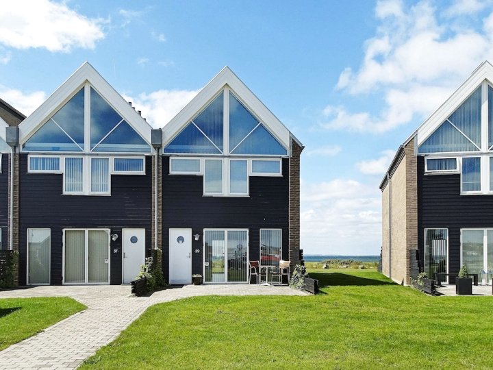 Elegant Holiday Home in Funen with Whirplool