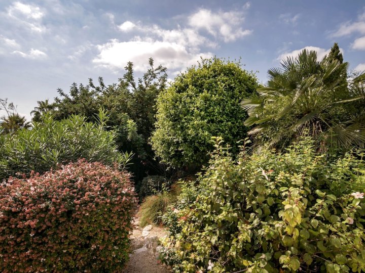 Uniquely Located Villa, Private Swimming Terraces, View over Javea and The Montego