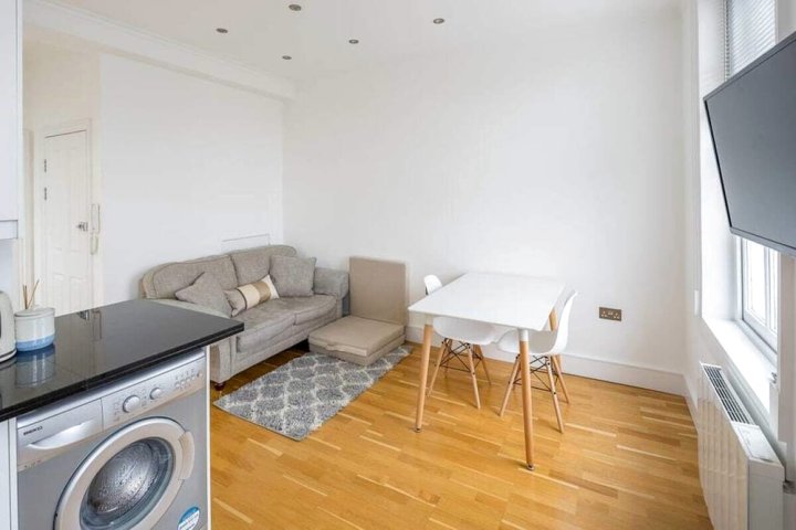 Bright 1 Bed Apartment in Camden