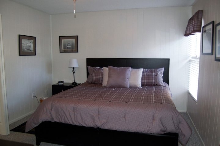 西埃斯塔海滩别墅 #106 美丽翻新公寓 1 居公寓式客房酒店(Siesta Beach House #106 Beautiful Updated Unit 1 Bedroom Condo)