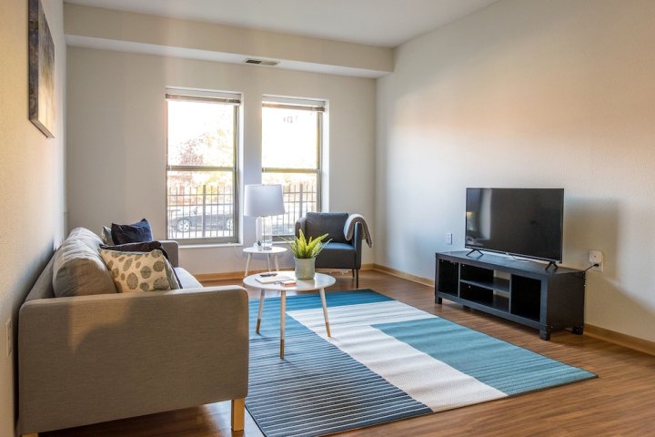 North Loop Apartments by Frontdesk