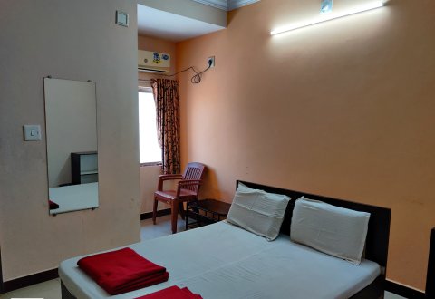 Hotel Pushpak