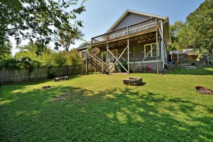 雷艾温奥斯汀市中心魅力平房 3 室 2 卫酒店(3Br 2BA Downtown Austin Charming Bungalow by RedAwning)