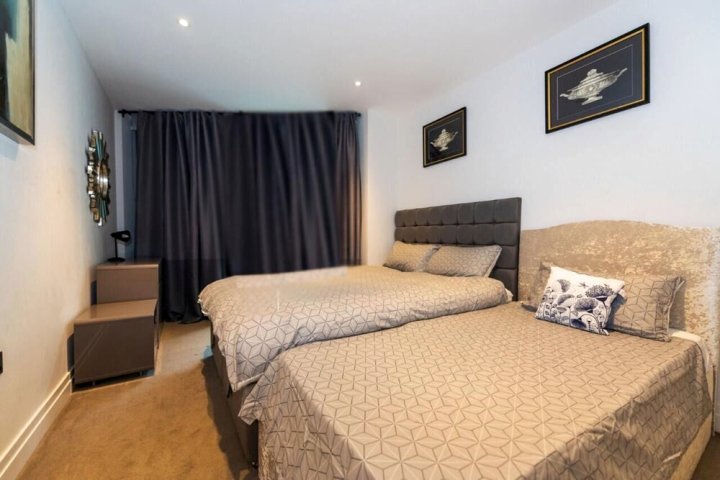 中伦敦宁静 2 床酒店(Serene 2 Bed in Central London)