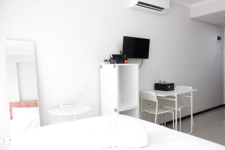 Scenic & Trendy Studio Apartment at Gateway Pasteur