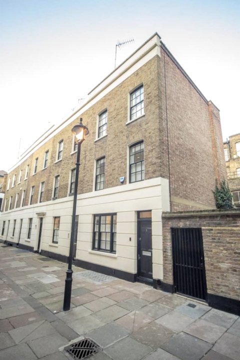 Stunning Deluxe 3Bd House in Fitzrovia
