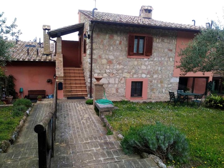 One Bedroom House with City View Enclosed Garden and Wifi at San Vitale