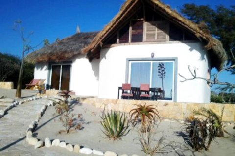 House with One Bedroom in Anakao, with Furnished Garden and Wifi Near the Beach
