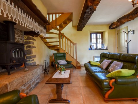 House with Stunning Views Across the Meadows, 30Min from Mont Saint-Michel!
