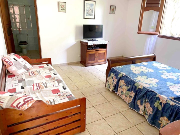 Apartment with One Bedroom in Sainte-Anne, with Furnished Balcony and Wifi- Near the Beach