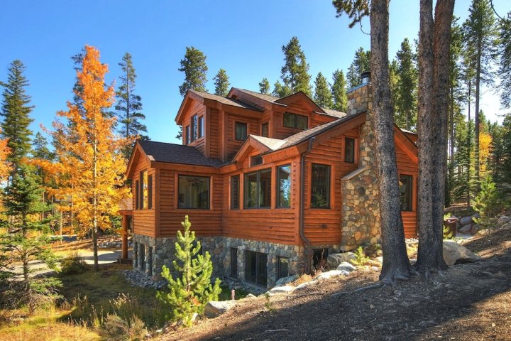 博尔德郊外小屋 8 号 4 居私人度假屋 - 雷艾温(Boulder Lodge at Peak 8 4 Bedroom Home by RedAwning)