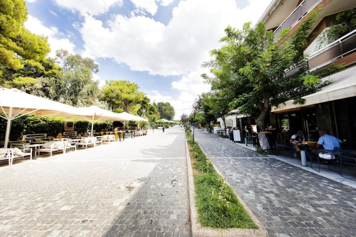 宁静卫城景观屋顶平台酒店(Serene Acropolis View Roofdeck)