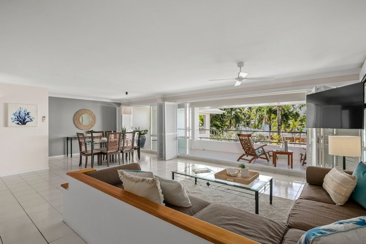 美丽逃脱 - 阿拉曼达海滩度假村“海景套房88”(Belle Escapes Oceanview Luxury Suite 88 Alamanda Resort Palm Cove)