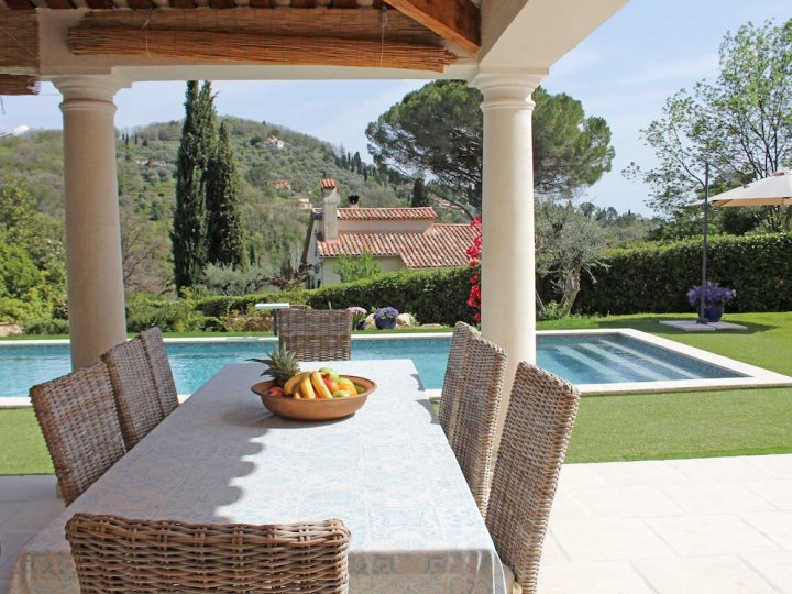 Mediterranean, Luxury Villa with Private Pool, on Beautiful Domaine de Malbosc