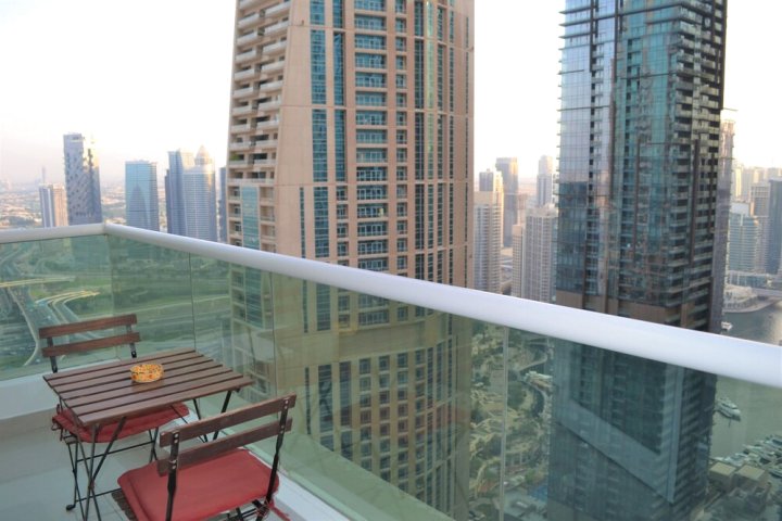 迪拜码头出租 1 房 - 附阳台 - PLO(1 Bedroom with Balcony for Rent in Dubai Marina - Plo)
