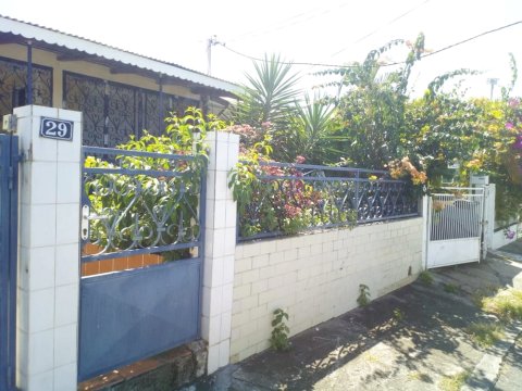 House with 2 Bedrooms in Basse-Terre, with Wonderful Sea View and Enclosed Garden