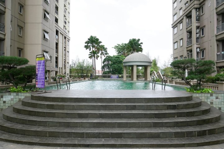 科玛约兰豪华宫殿休闲 2 居城市景观公寓酒店(Relaxing 2BR with City View at Grand Palace Kemayoran Apartment)