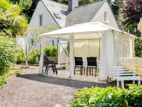 Beautiful House in Penestin in Brittany a 2 Min Walk from the Sea