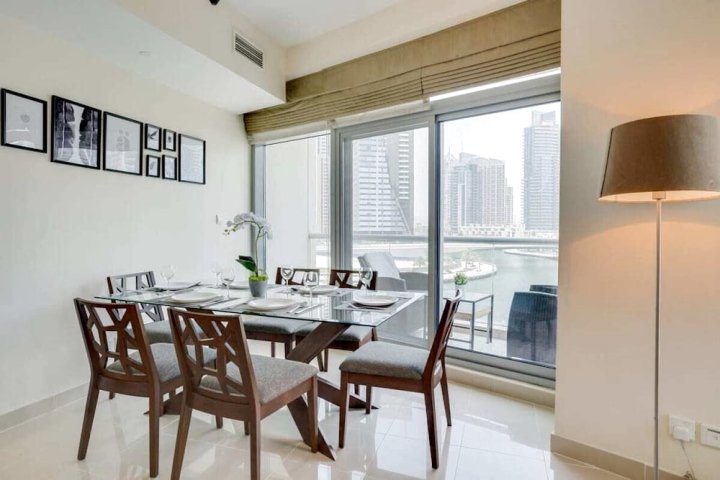 迪拜码头惊人游泳池现代公寓酒店(Modern Apartment in Dubai Marina Amazing Pool!)