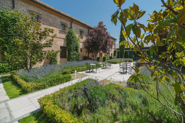 博阿迪利亚德尔蒙特古老修院酒店(Antiguo Convento de Boadilla del Monte)