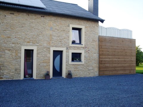 3 Bedrooms House with Enclosed Garden and Wifi at Florenville