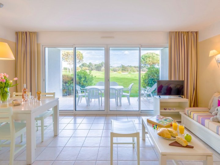 Cozy Appartment with a Dishwasher and Wonderful Sea View