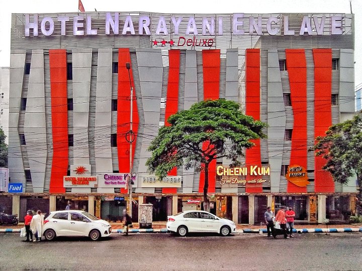 纳拉亚尼恩克莱夫酒店(Hotel Narayani Enclave Near Acropolis Mall Kasba)
