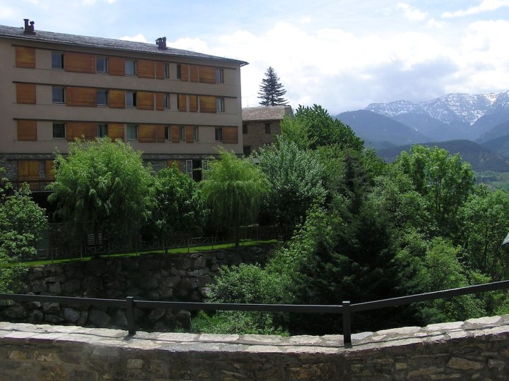 Nice Apartment with Microwave in The Middle of The Pyrenees