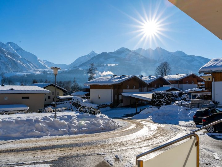 Quaint Chalet in Piesendorf with Balcony