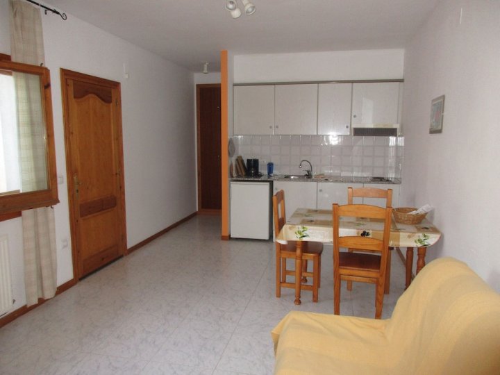 Family Friendly Holiday Home with 6 Comfortable Apartments on the Costa Brava
