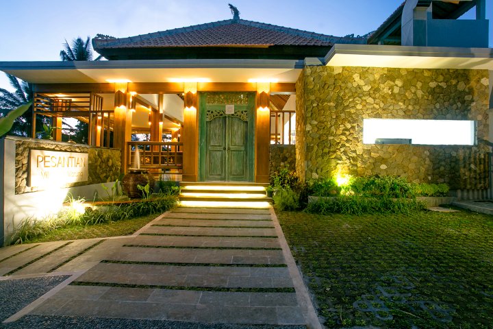 佩桑提亚恩瓦隆别墅旅馆(Pesantian Villa & Warung)