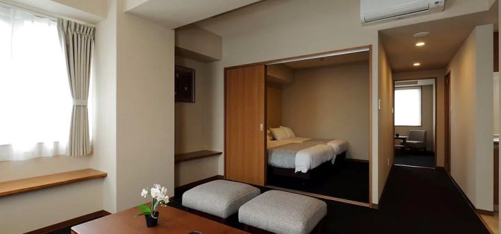 京都精致兰多尔住宅酒店(Randor Residential Hotel Kyoto Suites)