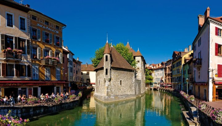 Annecy Historical Center - 160 Square Meter - 3 Bedrooms & 3 Bathrooms