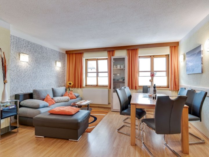 Vibrant Apartment Near Ski Area in Fiss