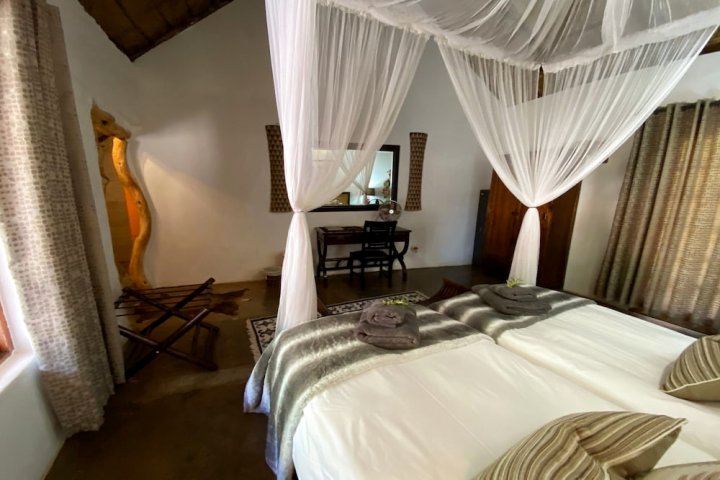 Imbasa Safari Lodge